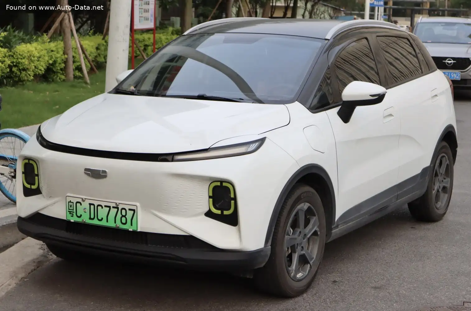 Review: 2022 Geometry E 39.3 kWh (82 Hp) Electric